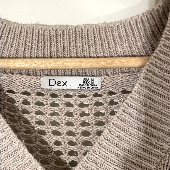DEX cropped sweater, size medium - Picture 5 of 5
